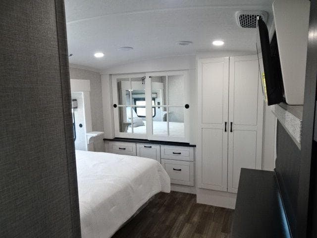 2025 Jayco 2025 Jayco North Point - thumbnail 44