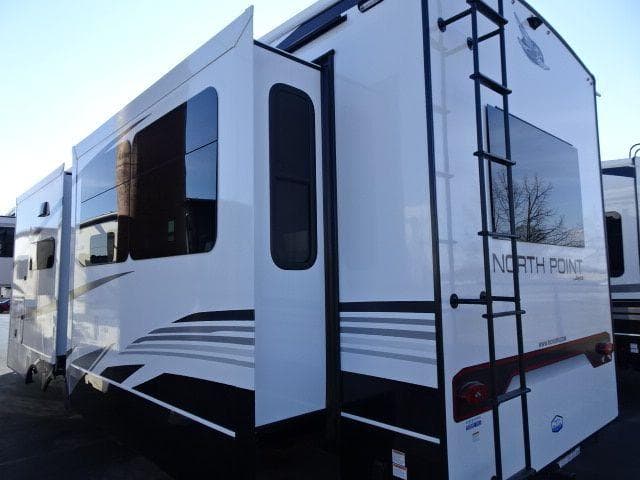 2025 Jayco 2025 Jayco North Point - thumbnail 8