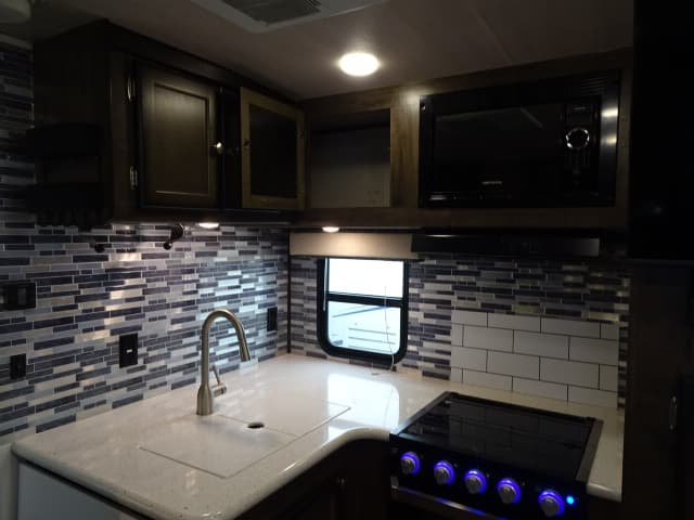 2019 Heartland 2019 Heartland Wilderness - thumbnail 19