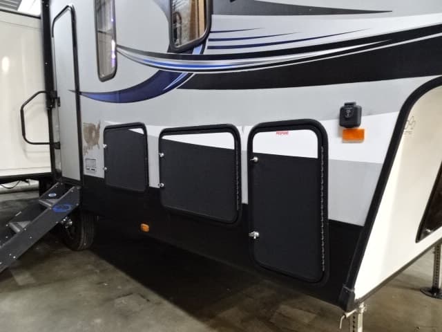 2018 Cherokee 2018 Cherokee Arctic Wolf - thumbnail 4