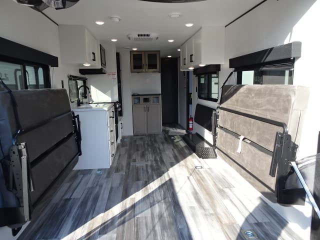 2026 Jayco 2026 Jayco Jay Flight Slx Toy Hauler - thumbnail 11