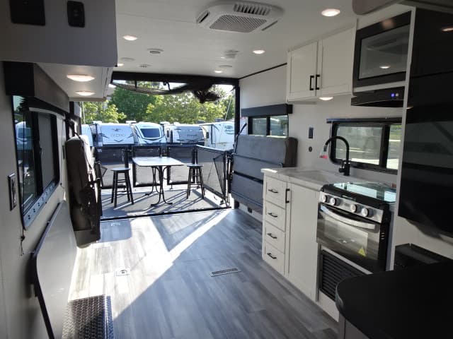 2026 Jayco 2026 Jayco Jay Flight Slx Toy Hauler - thumbnail 9