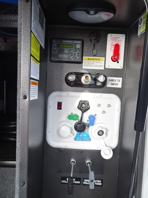 2026 Jayco 2026 Jayco Seismic Toy Hauler - thumbnail 13