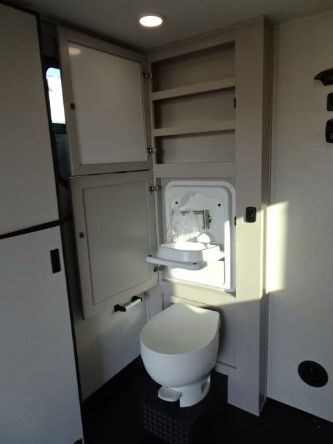 2026 Jayco 2026 Jayco Seismic Toy Hauler - thumbnail 52