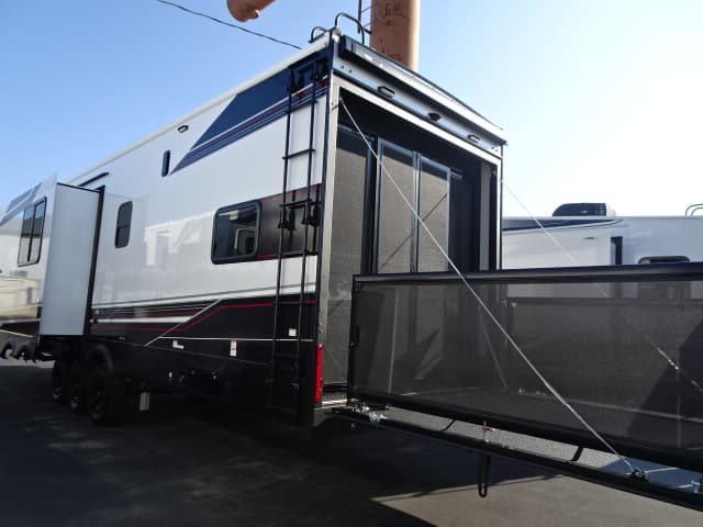 2026 Jayco 2026 Jayco Seismic Toy Hauler - thumbnail 9