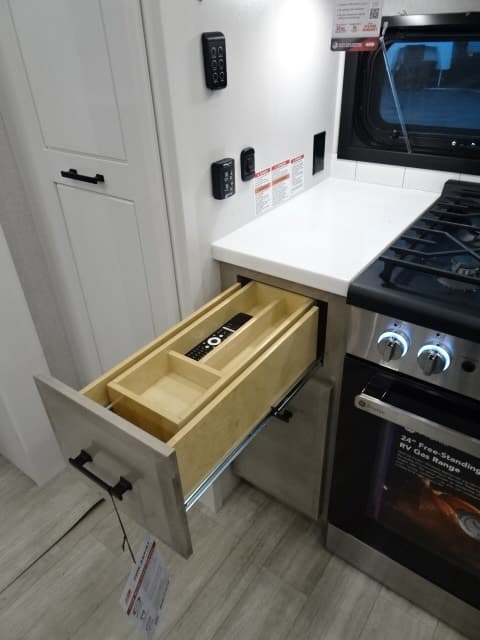 2026 Jayco 2026 Jayco Pinnacle - thumbnail 37