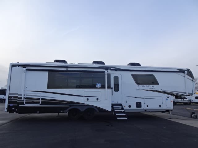 2026 Jayco 2026 Jayco Pinnacle - thumbnail 9