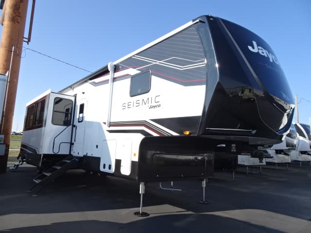 2026 Jayco Seismic Toy Hauler 395